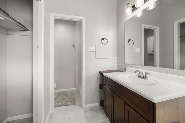 13964 Chalmette Ave, Baton Rouge, LA 70810