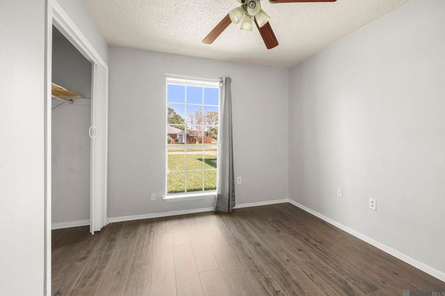 13964 Chalmette Ave, Baton Rouge, LA 70810