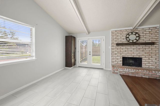 13964 Chalmette Ave, Baton Rouge, LA 70810