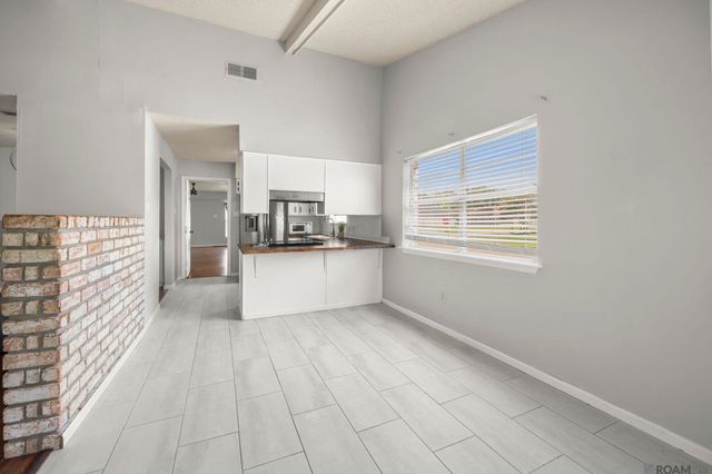 13964 Chalmette Ave, Baton Rouge, LA 70810