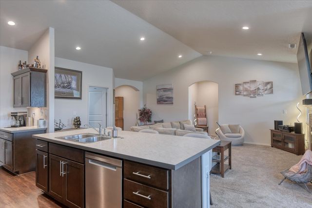 5711 S Lancer Rd, Spokane, WA 99224