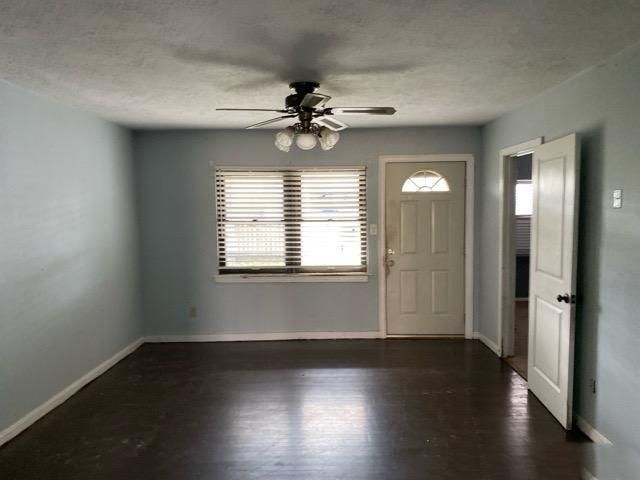 125 W Sunnyside Street, Houston, TX 77076