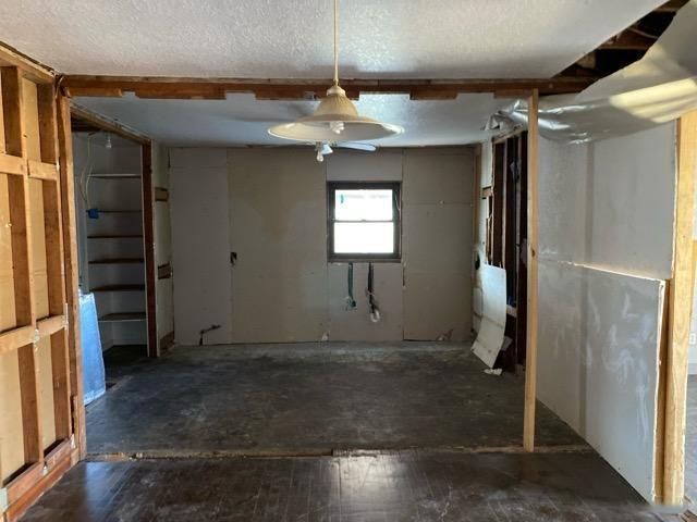 125 W Sunnyside Street, Houston, TX 77076