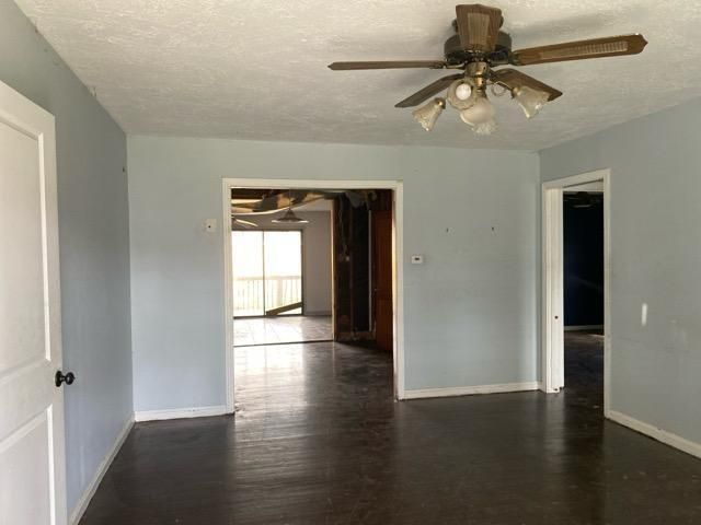 125 W Sunnyside Street, Houston, TX 77076