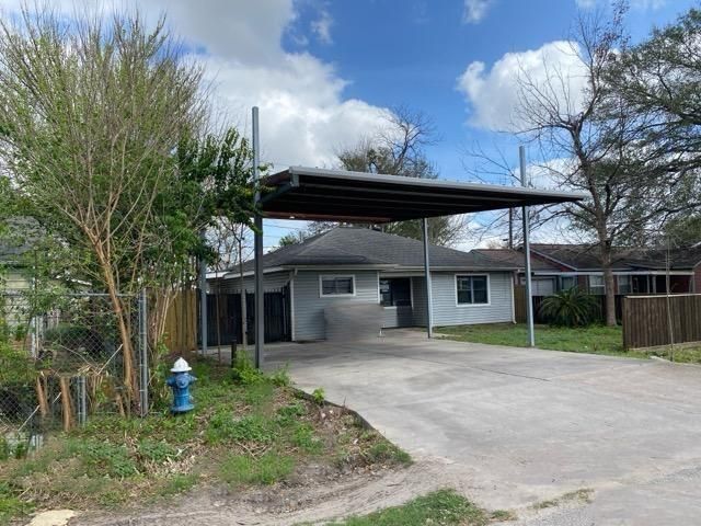 125 W Sunnyside Street, Houston, TX 77076