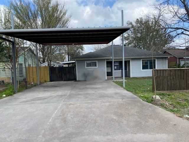 125 W Sunnyside Street, Houston, TX 77076