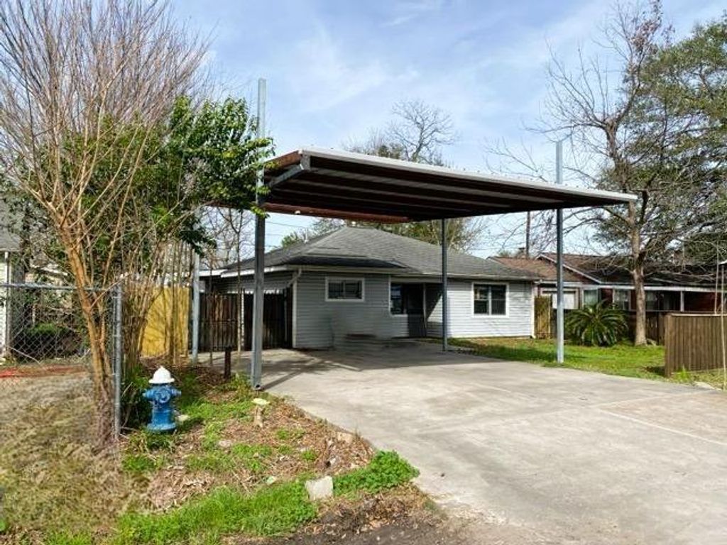 125 W Sunnyside Street, Houston, TX 77076