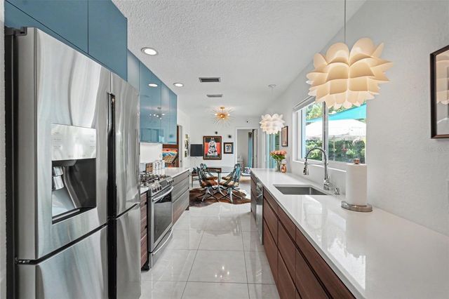 1835 DORMIEONE ROAD N, St Petersburg, FL 33710