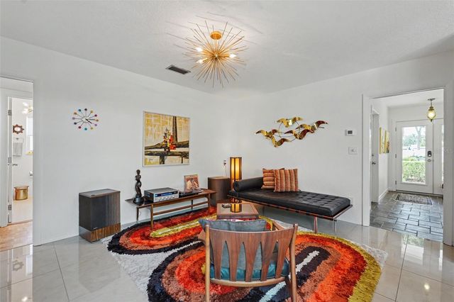 1835 DORMIEONE ROAD N, St Petersburg, FL 33710