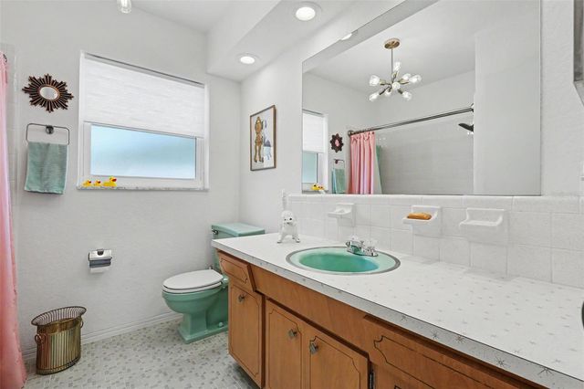 1835 DORMIEONE ROAD N, St Petersburg, FL 33710