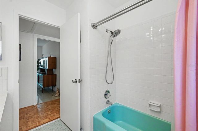 1835 DORMIEONE ROAD N, St Petersburg, FL 33710