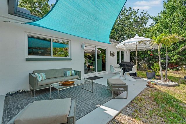 1835 DORMIEONE ROAD N, St Petersburg, FL 33710