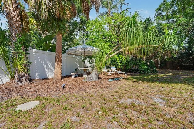 1835 DORMIEONE ROAD N, St Petersburg, FL 33710