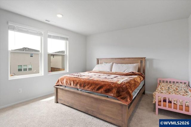 463 Lost Lake St NE, Salem, OR 97301