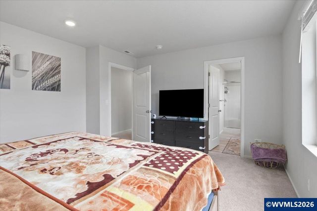 463 Lost Lake St NE, Salem, OR 97301