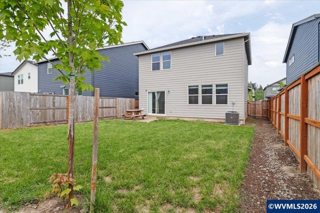 463 Lost Lake St NE, Salem, OR 97301