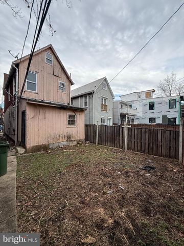 3113 BARCLAY ST, Baltimore, MD 21218