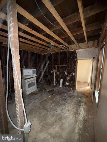 3113 BARCLAY ST, Baltimore, MD 21218