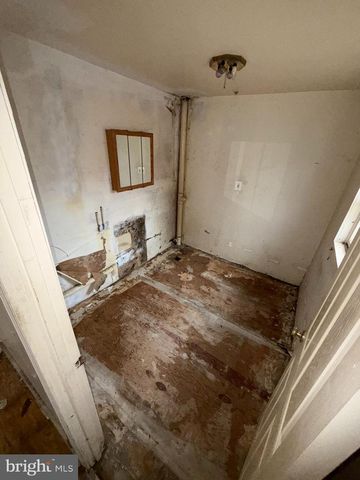 3113 BARCLAY ST, Baltimore, MD 21218