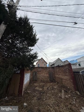 3113 BARCLAY ST, Baltimore, MD 21218