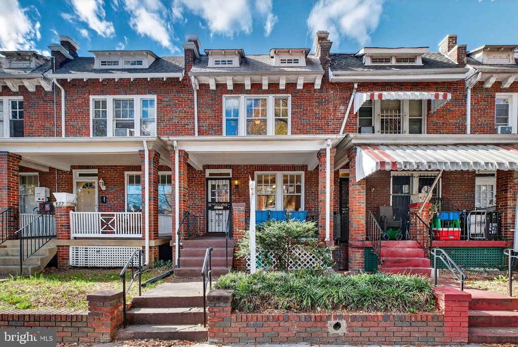 424 23RD PL NE, Washington, DC 20002
