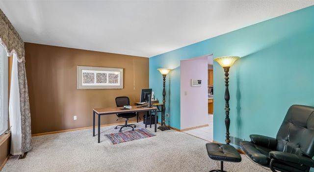 455 Edgewood Lane, Pleasant Hill, IA 50327