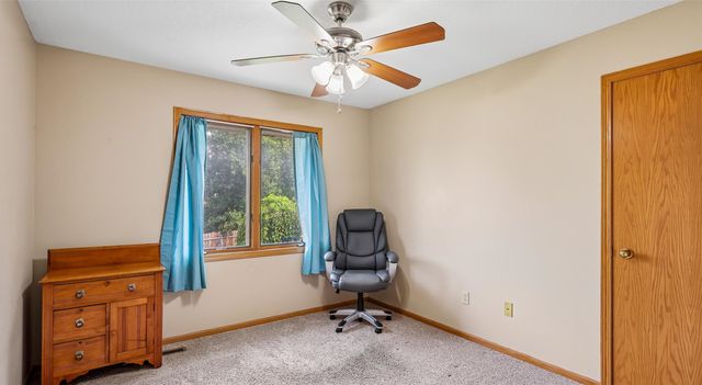 455 Edgewood Lane, Pleasant Hill, IA 50327