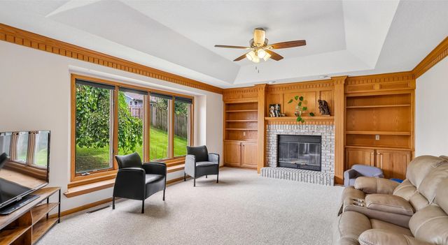 455 Edgewood Lane, Pleasant Hill, IA 50327