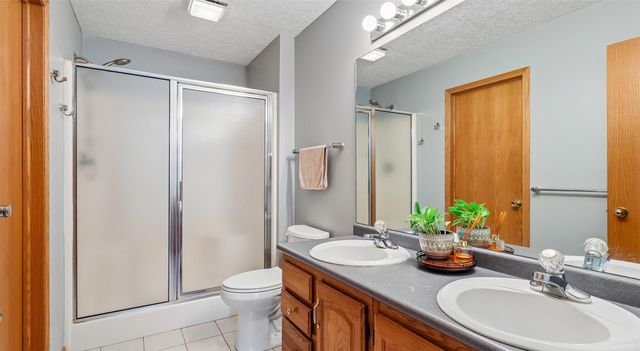 455 Edgewood Lane, Pleasant Hill, IA 50327