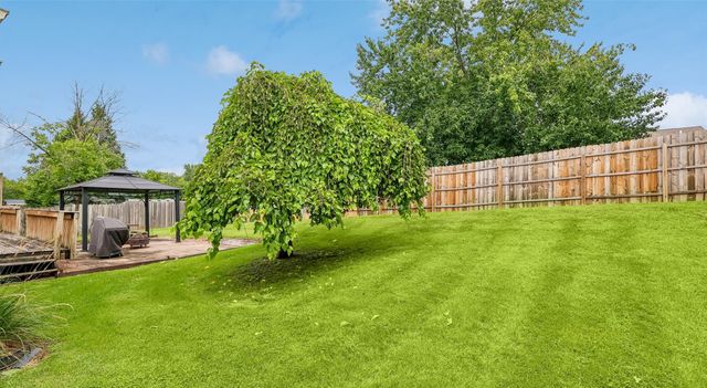 455 Edgewood Lane, Pleasant Hill, IA 50327