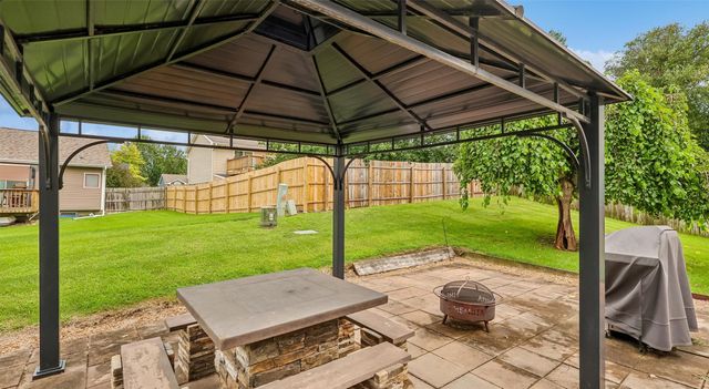 455 Edgewood Lane, Pleasant Hill, IA 50327