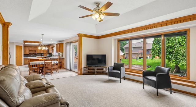 455 Edgewood Lane, Pleasant Hill, IA 50327