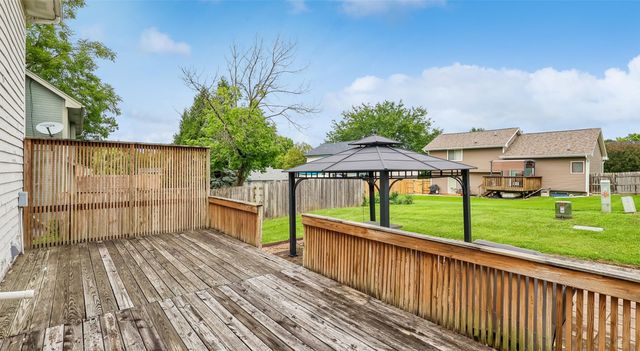 455 Edgewood Lane, Pleasant Hill, IA 50327