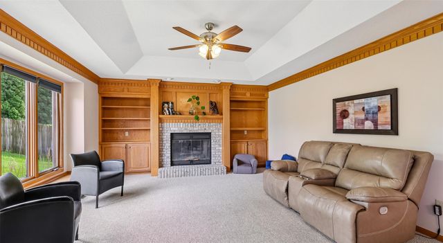 455 Edgewood Lane, Pleasant Hill, IA 50327