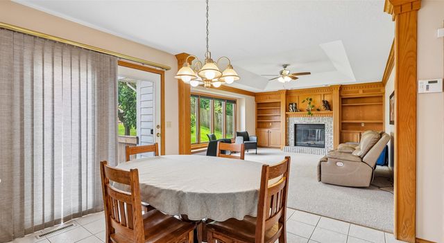 455 Edgewood Lane, Pleasant Hill, IA 50327