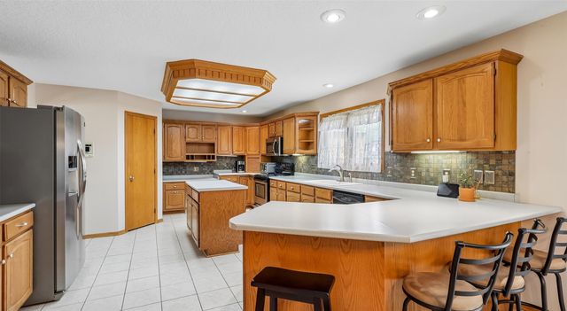 455 Edgewood Lane, Pleasant Hill, IA 50327