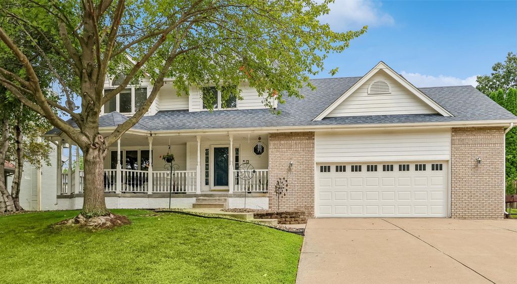 455 Edgewood Lane, Pleasant Hill, IA 50327