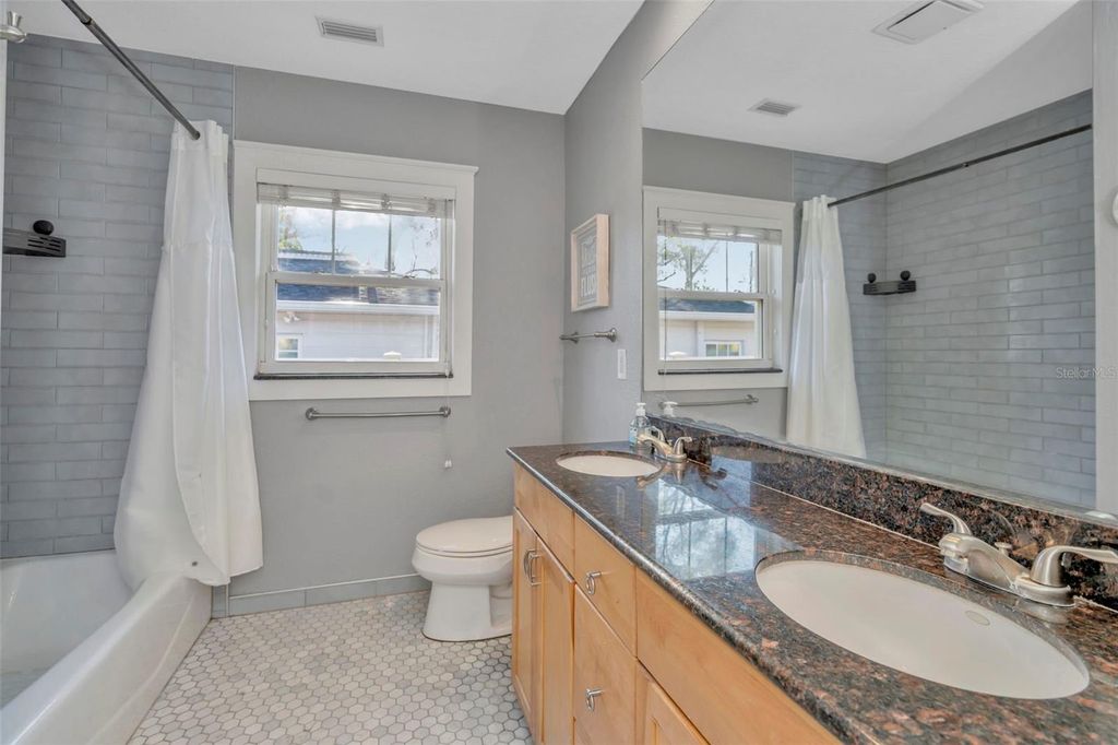 Image 15 of property listing at 167 BARBADOS AVENUE, Tampa, FL 33606