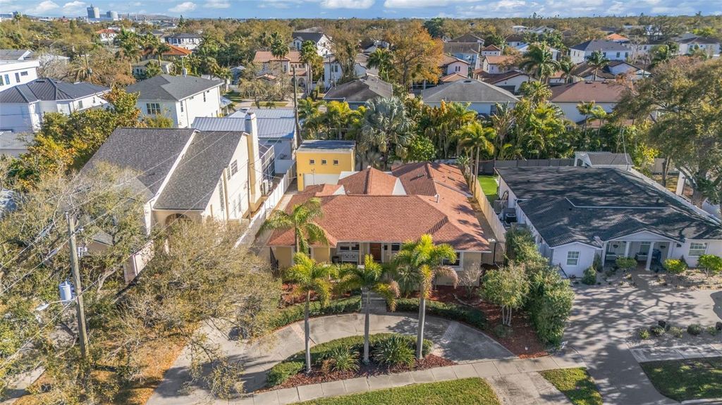 Image 24 of property listing at 167 BARBADOS AVENUE, Tampa, FL 33606