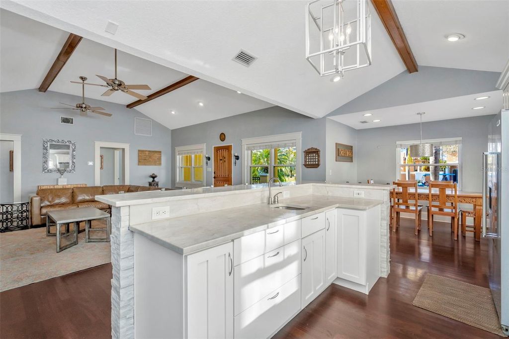 Image 5 of property listing at 167 BARBADOS AVENUE, Tampa, FL 33606