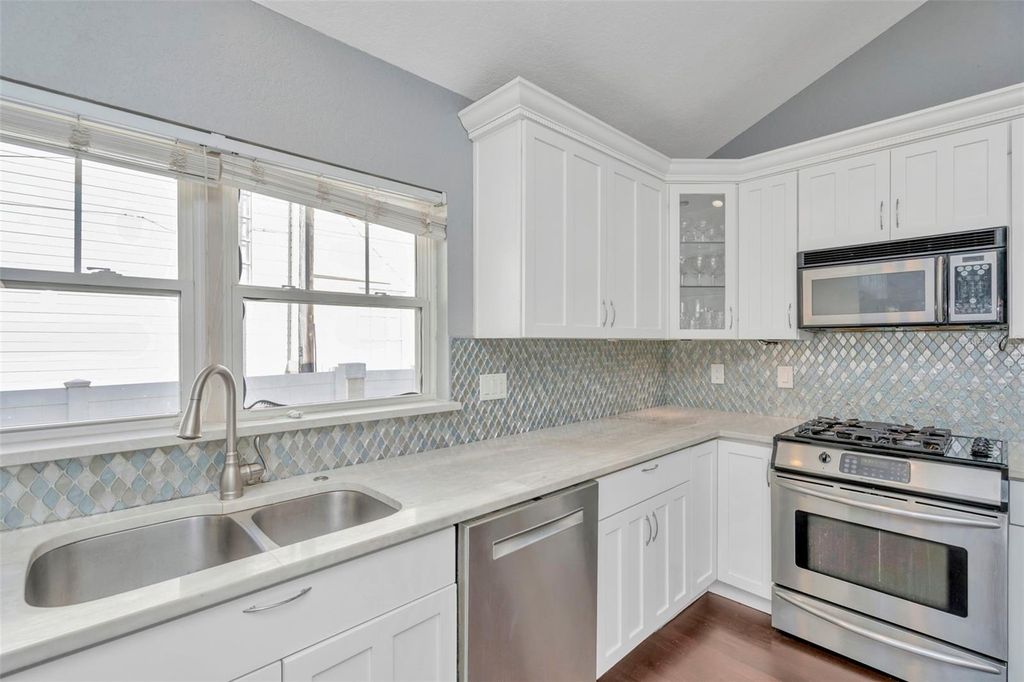 Image 7 of property listing at 167 BARBADOS AVENUE, Tampa, FL 33606