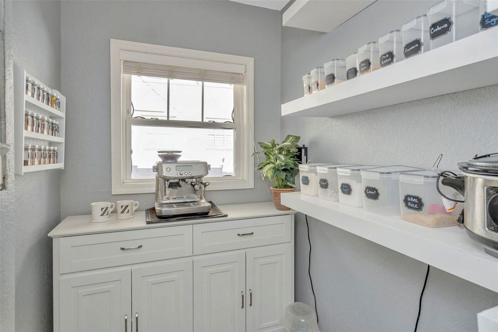 Image 9 of property listing at 167 BARBADOS AVENUE, Tampa, FL 33606