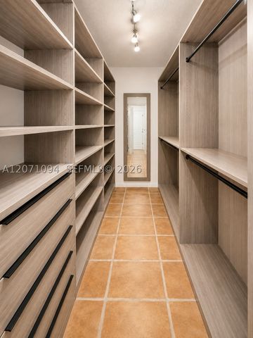 800 West Ave 817, Miami Beach, FL 33139