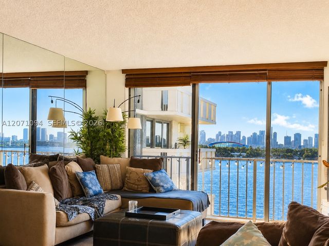 800 West Ave 817, Miami Beach, FL 33139
