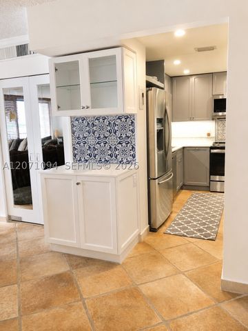 800 West Ave 817, Miami Beach, FL 33139