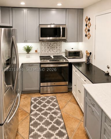 800 West Ave 817, Miami Beach, FL 33139