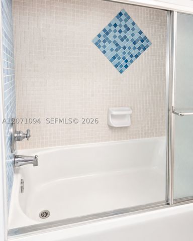 800 West Ave 817, Miami Beach, FL 33139