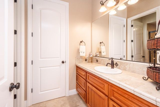 9709 Rim Rock Cir, Loomis, CA 95650