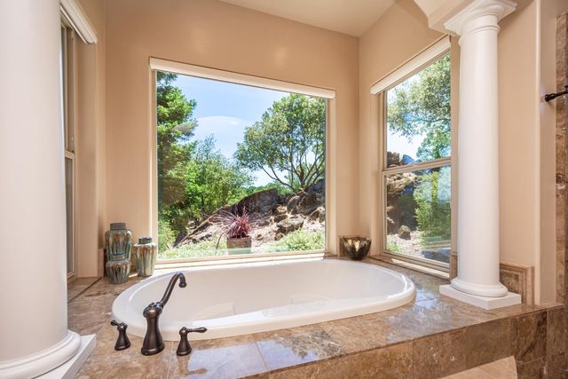 9709 Rim Rock Cir, Loomis, CA 95650