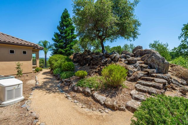 9709 Rim Rock Cir, Loomis, CA 95650